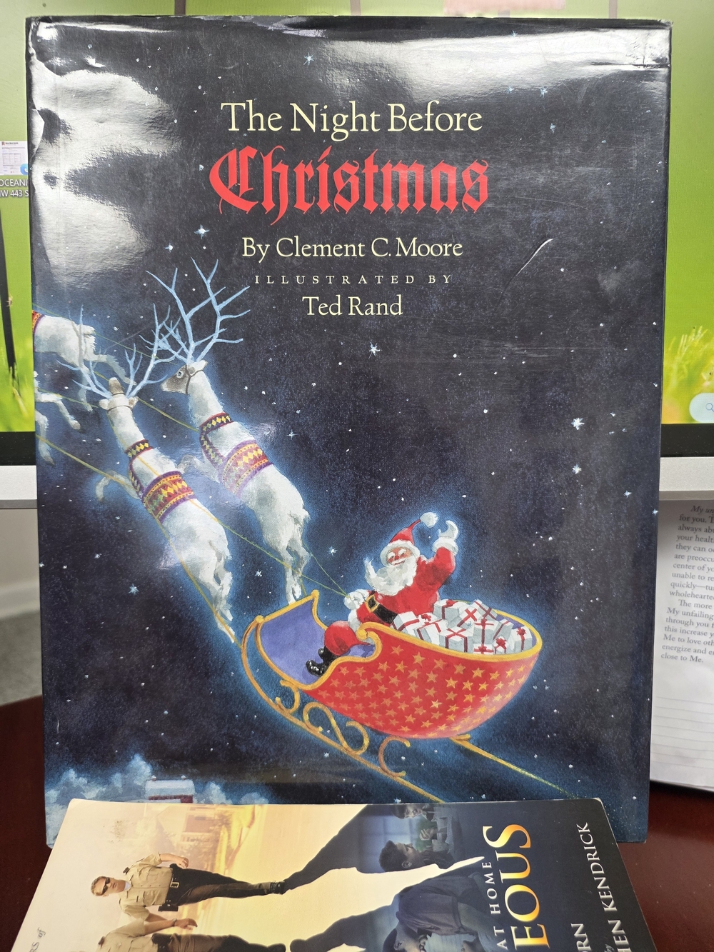 The Night Before Christmas Hardcover Book - Red & Black Holiday Illustration